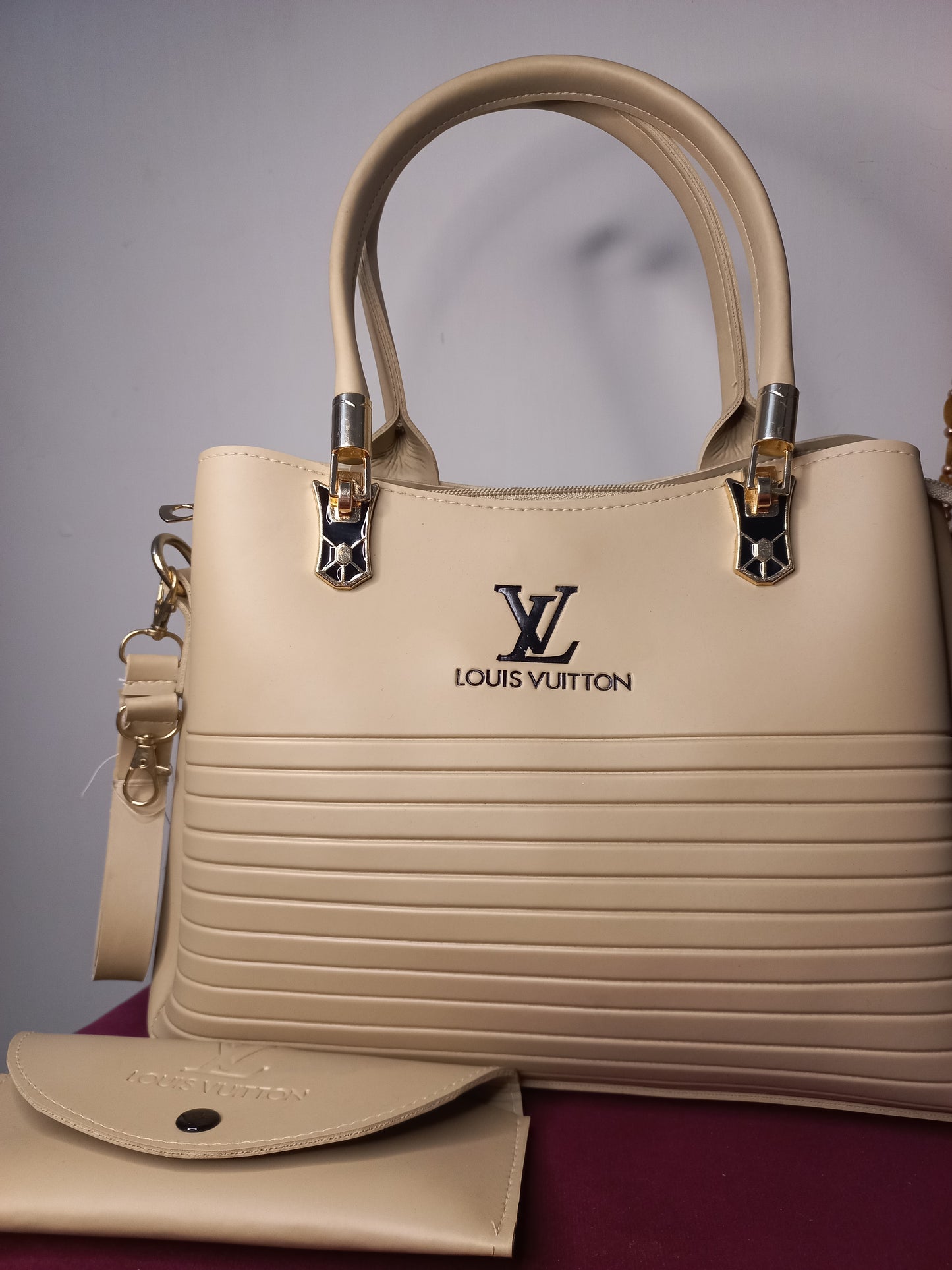 Louis Vuitton Handbag - Trendyne